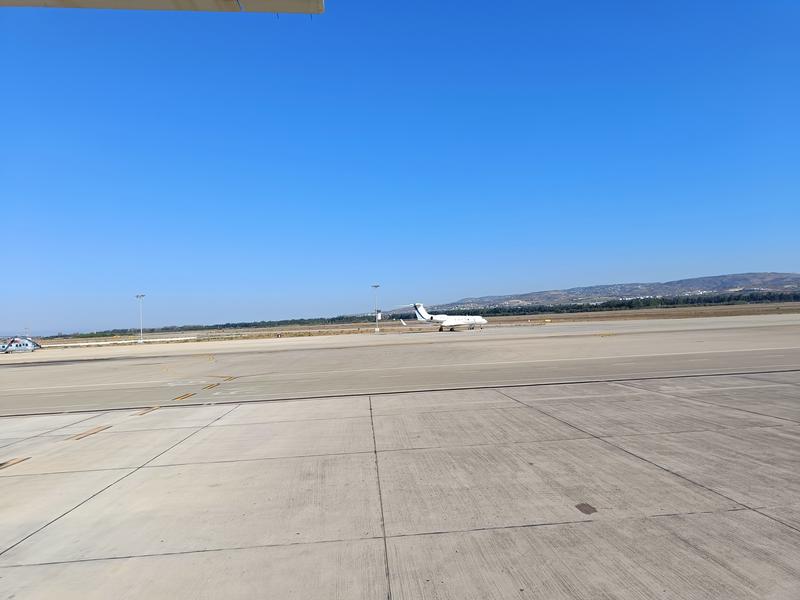 Avion in aeroport, Foto: Hotnews