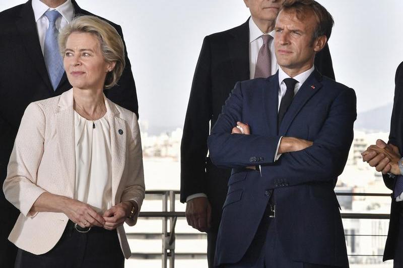 Ursula von der Leyen si Emmanuel Macron, Foto: LOUISA GOULIAMAKI / AFP / Profimedia