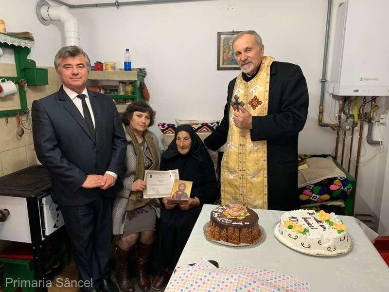 femeie de 102 ani vindecata de COVID, Foto: Primaria Sâncel /Agerpres