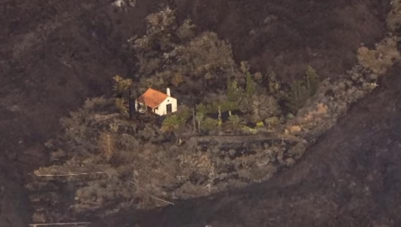 Casa ocolita de lava devastatoare a vulcanului Cumbre Vieja, Foto: Captura YouTube