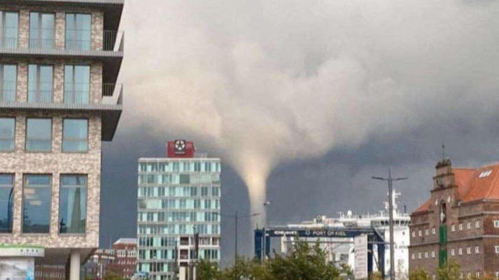 Tornada in Kiel, Foto: Steven Hutchings / AFP / Profimedia