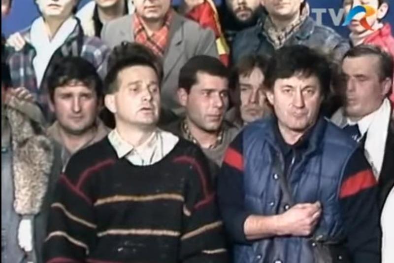 Mircea Dinescu si Ion Caramitru la Revolutie, Foto: Captura video