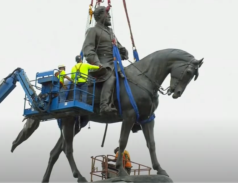 statuie Robert E. Lee inlaturata din Virginia, Foto: Captura YouTube
