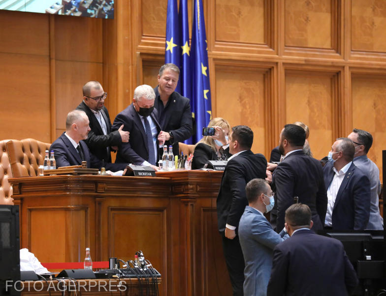 Scandal la motiunea de cenzura, Foto: AGERPRES
