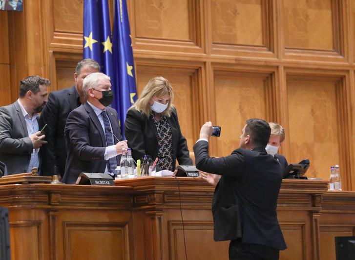 Florin Roman si Anca Dragu, in parlament, Foto: AGERPRES