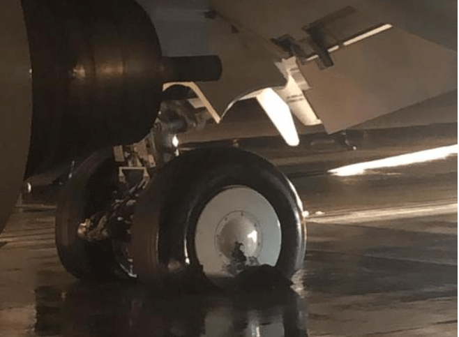 avion incendiu la tren de aterizare, Foto: Captura