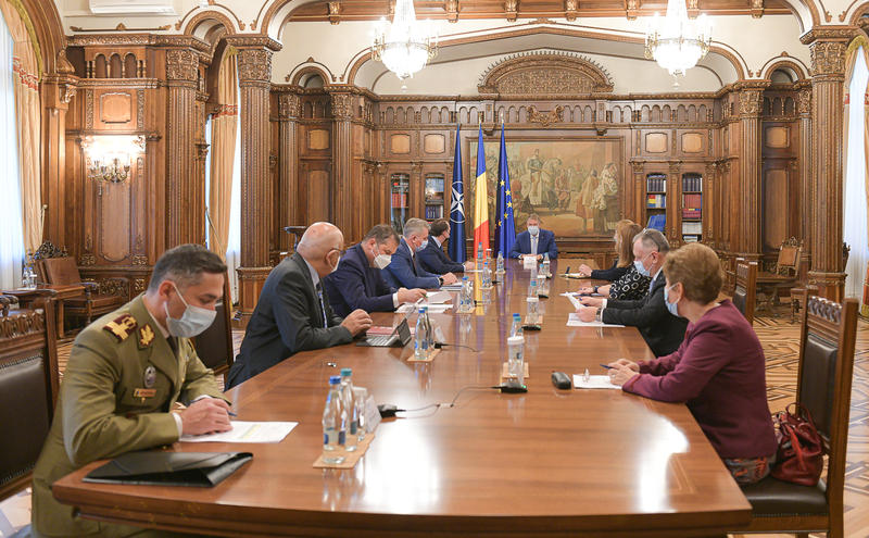 Iohannis, sedinta la Cotroceni pentru restrictii, Foto: Presidency.ro