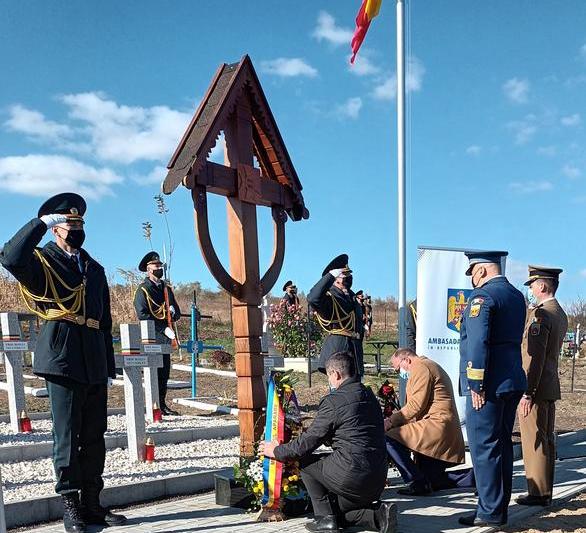 Ceremonie dedicata armatei romane (Sursa- Ambasada Romaniei la Chisinau), Foto: Hotnews