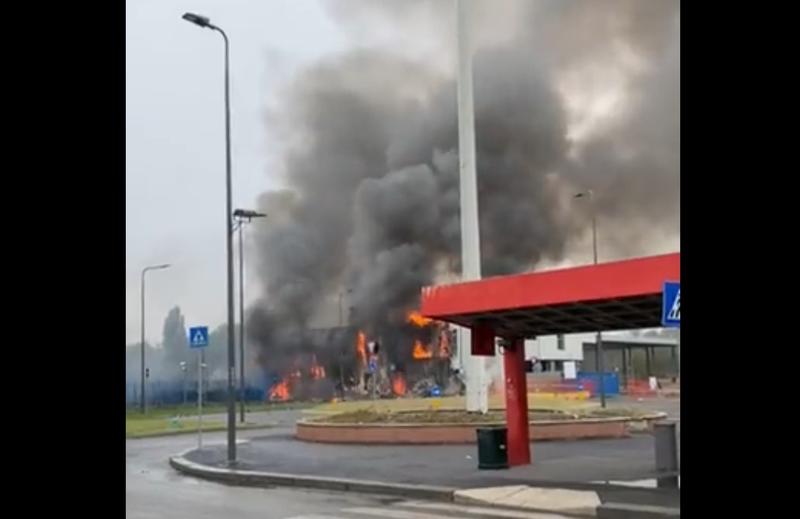 Avion prabusit la Milano, Foto: captura video