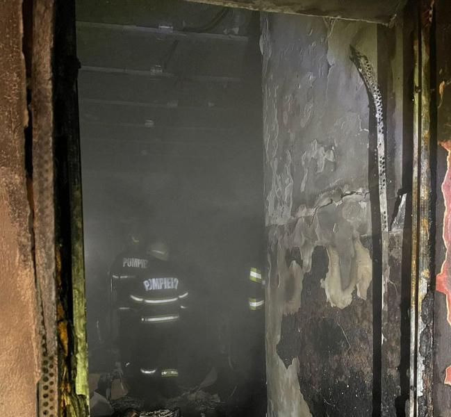 Sectia de Boli infectioase a Spitalului Ploiesti, dupa incendiul de joi, Foto: Observatorul Prahovean