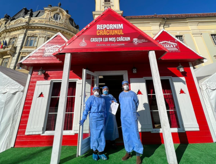 Casuta lui Mos Craciun centru vaccinare Sibiu, Foto: Primaria Sibiu