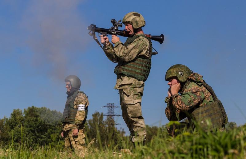 Exercitii cu soldati rusi, Foto: Mihail Siergiejevicz/SOPA Imag / Shutterstock Editorial / Profimedia