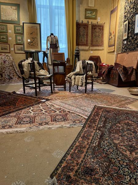 Expoziția Licitației de Artă Tradițională, Covoare și Antichități, Foto: Artmark