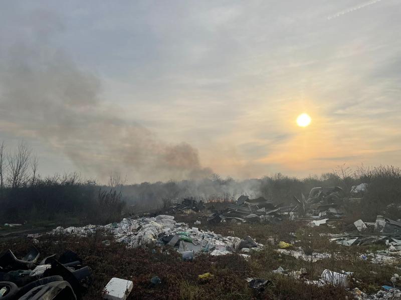 Deseuri arse in Sintesti, Foto: Garda Nationala de Mediu