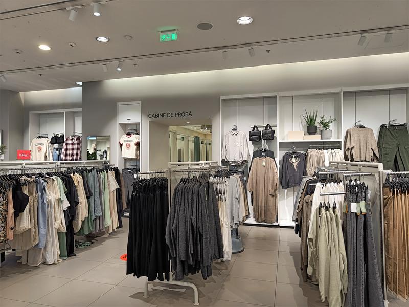 Haine - magazin - retail, Foto: Hotnews