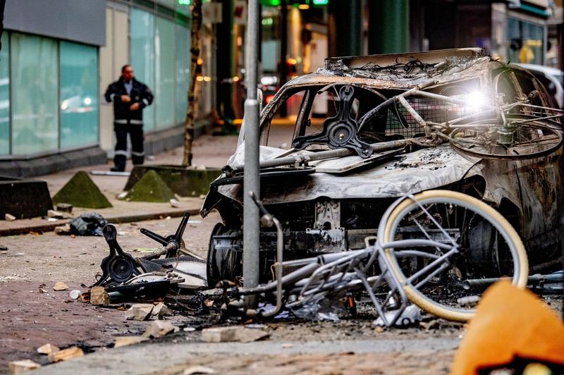 Revolta violenta in Olanda contra masurilor guvernului, Foto: Robin Utrecht / Shutterstock Editorial / Profimedia