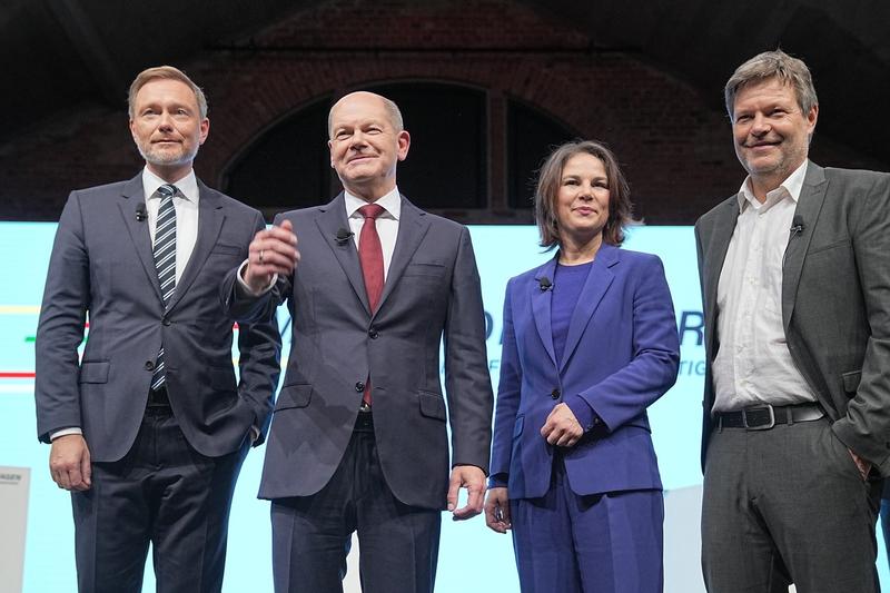 Christian Lindner (FDP), Olaf Scholz (SPD), Annalena Baerbock și Robert Habeck (Verzii), Foto: Kay Nietfeld / AFP / Profimedia