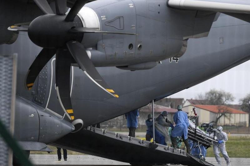 Luftwaffe transportand pacienti Covid, Foto: FREDERICK FLORIN / AFP / Profimedia