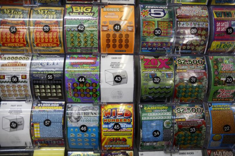 Bilete la loterie in SUA, Foto: JOHN ANGELILLO / UPI / Profimedia