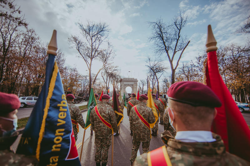 Militari la defilarea de la Arcul de Triumf, Foto: MApN