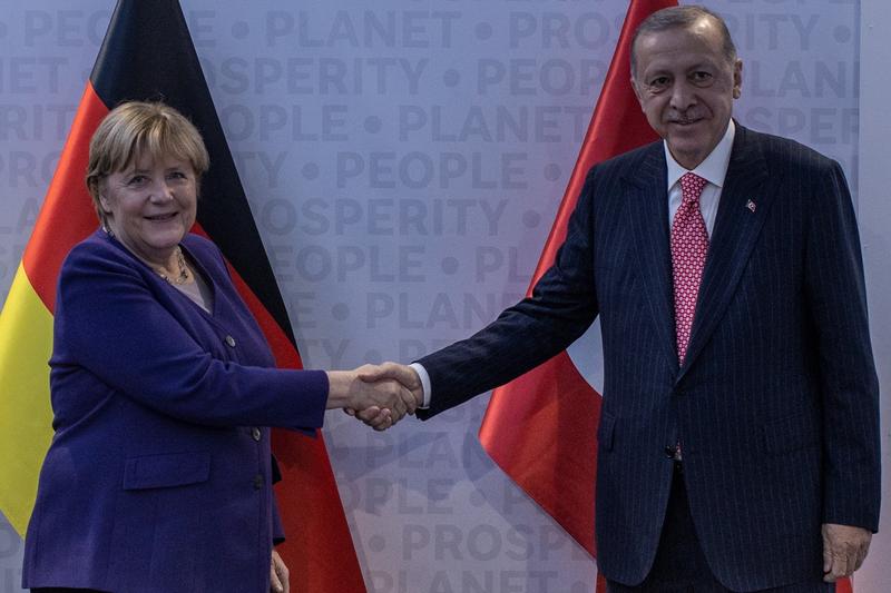 Recep Erdogan alaturi de Angela Merkel, Foto: Oliver Weiken / AFP / Profimedia Images