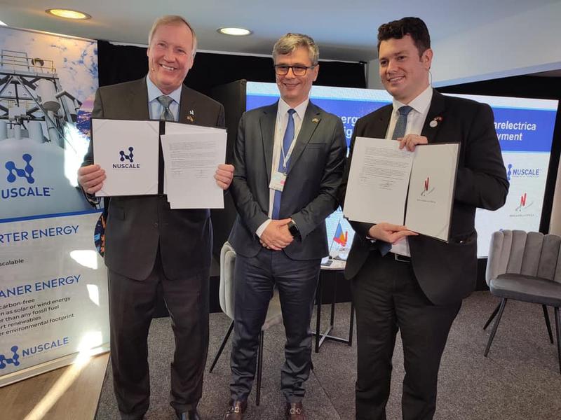 Imagine de la semnarea contractului, Foto: Facebok - Virgil Popescu