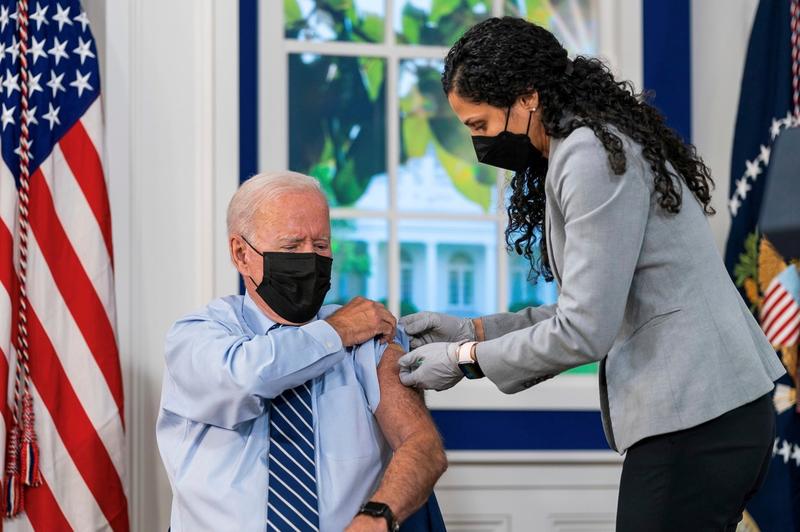 Presedintele american Joe Biden s-a vaccinat anti-Covid la Casa Alba, Foto: Adam Schultz-White House / Zuma Press / Profimedia Images