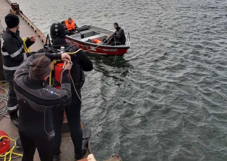 Marinar disparut, cautat de scafandri în Dunare, Foto: ISU Dolj