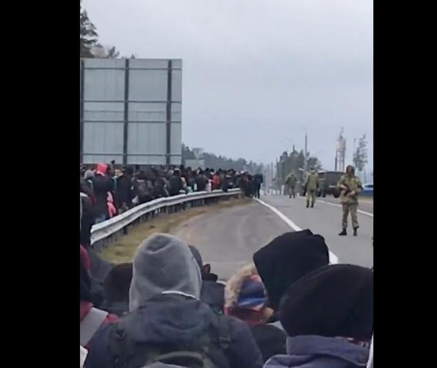 Migranti la granita Belarus-Polonia (captura de ecran), Foto: Hotnews