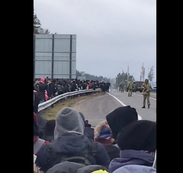 Migranti la granita Belarus-Polonia (captura de ecran), Foto: Hotnews