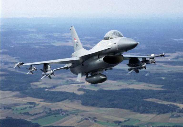 F-16 al Norvegiei cu rachete AIM-9L și antinavă Penguin, Foto: RNoAF