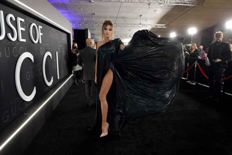 Madalina Ghenea la lansarea „House of Gucci”, Foto: Eric Charbonneau / Shutterstock Editorial / Profimedia Images