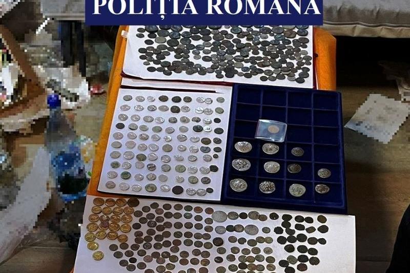 Monede antice confiscate de poliţişti, Foto: Politia Romana