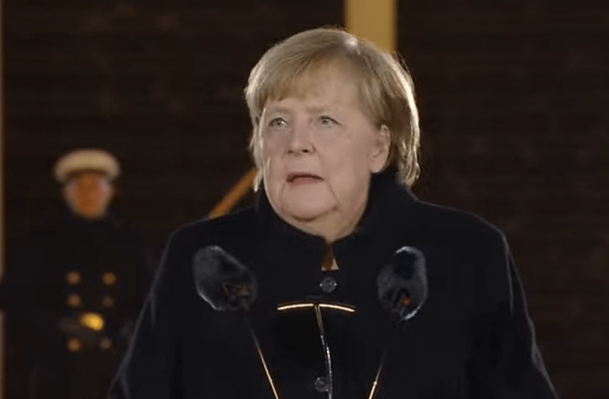 Merkel la ceremonia de adio, Foto: Captura YouTube