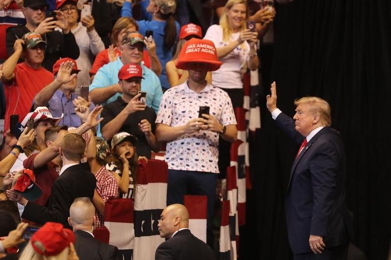 Donald Trump alaturi de sustinatori ai sai, Foto: Mike Stocker-South Florida / Zuma Press / Profimedia Images