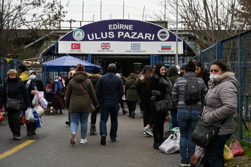 Bulgarii fac coada la bazarul din Edirne, Foto: Ozan KOSE / AFP / Profimedia