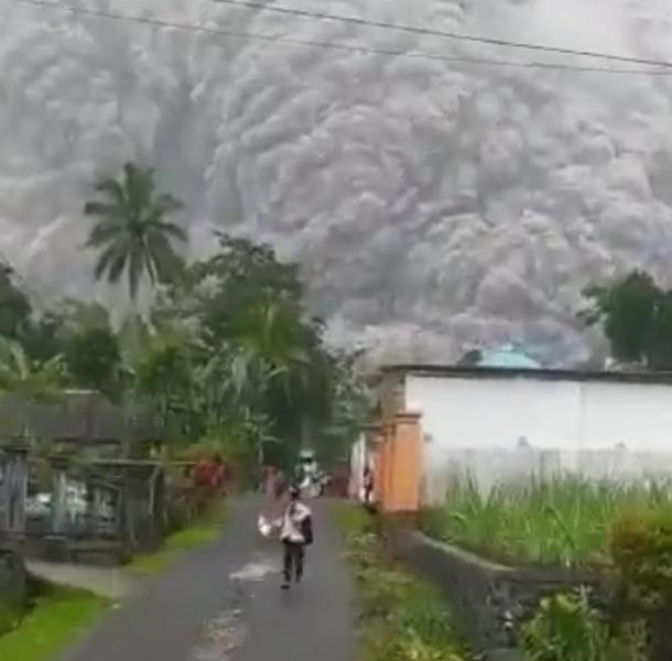 Vulcanul Semeru din insula Java a erupt din nou, Foto: Captura