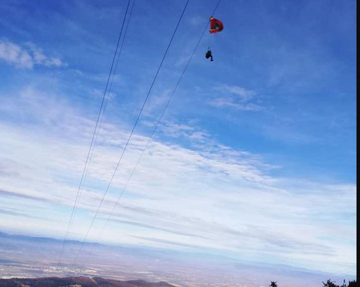 Parapantist agatat de cablul telecabinei din Poiana Brasov, Foto: Salvamont