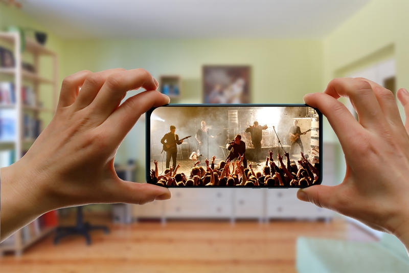 Streaming pe telefon, Foto: Dreamstime