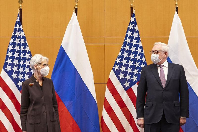 Secretarul de stat adjunct american Wendy Sherman and ministrul de externe adjunct rus Sergei Ryabkov la Geneva, Foto: DENIS BALIBOUSE / AFP / Profimedia