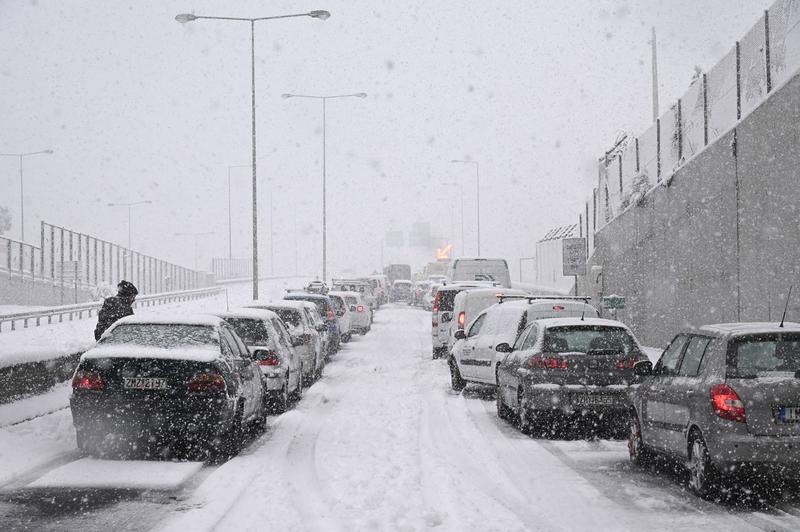 Autostrada blocata de zapada in Grecia, Foto: STRINGER / AFP / Profimedia