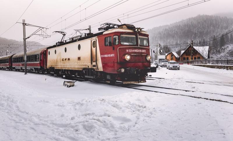 Tren in peisaj de iarna, Foto: Stefania Gal