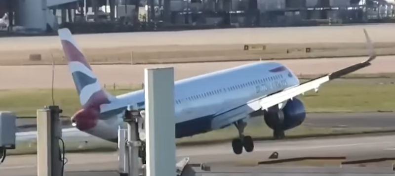 avion balansat de vant la aterizare, Foto: Captura video
