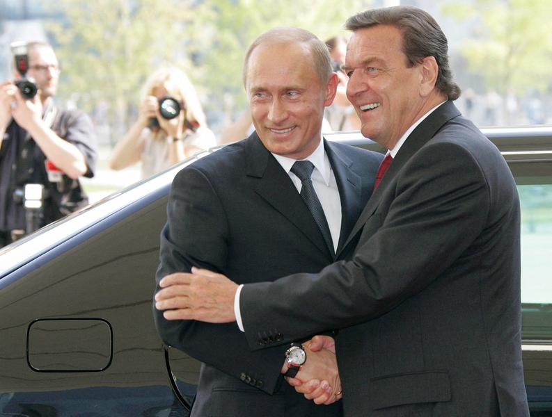 Vladimir Putin si Gerhard Schroeder, Foto: VLADIMIR RODIONOV / AFP / Profimedia