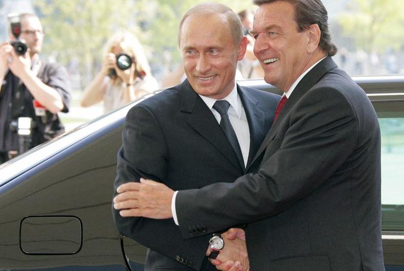 Vladimir Putin si Gerhard Schroeder, Foto: VLADIMIR RODIONOV / AFP / Profimedia