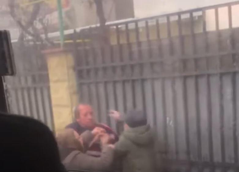 Anchete după un conflict într-o stație de autobuz din Constanța, Foto: Captura YouTube