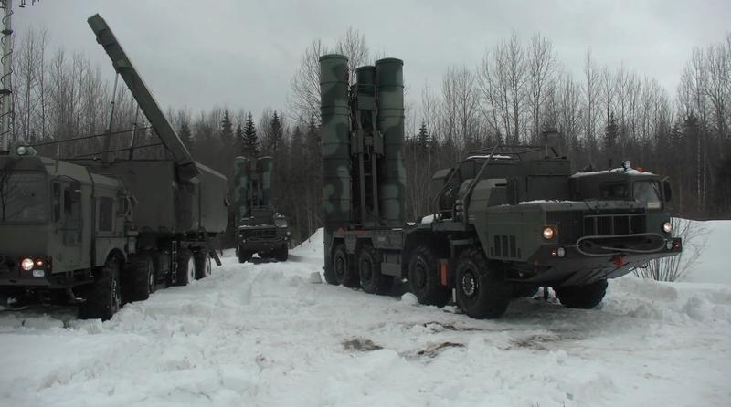 soldati rusi si sisteme S-400 Triumf, Foto: Profimedia Images