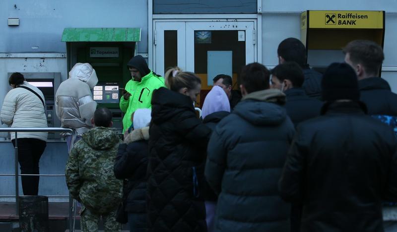 Ucrainenii au facut cozi la bancomate de la primele ore ale diminetii, Foto: Stringer / Sputnik / Profimedia Images