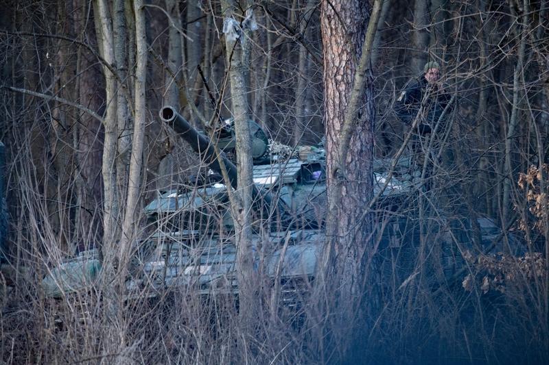 Tanc ucrainean ascuns în Kiev, Foto: Andy Stenning / MirrorPix / Profimedia Images