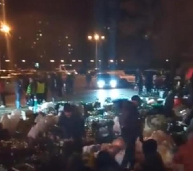 Locuitori din Odesa, pregatiti in strada cu cocktailuri Molotov, Foto: Captura